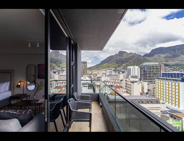 0.5 BEDROOM APARTMENT FOR SALE IN CAPE TOWN CITY CENTRE